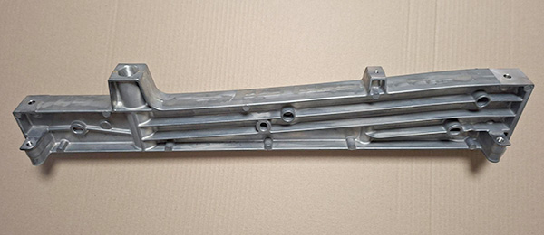 Batteriequerträger aus Aluminiumdruckguss Batteriequerträger aus Aluminiumdruckguss